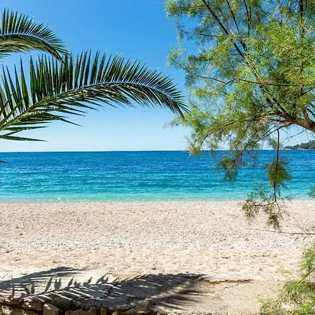 Potam'sea Bliss 5 - Front, Sun Beds & Parking