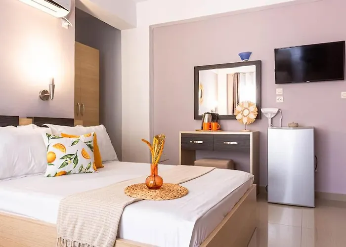 Potam'sea Bliss 5 - Front, Sun Beds & Parking