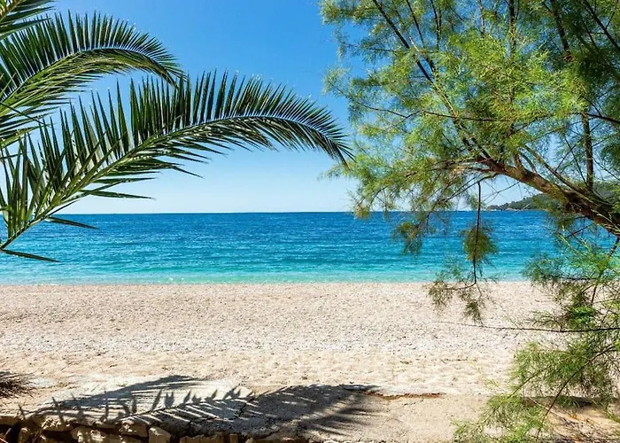 Potam'sea Bliss 5 - Front, Sun Beds & Parking